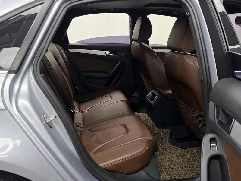 Audi A4 2.0 TDI, снимка 12 - Автомобили и джипове - 54143392