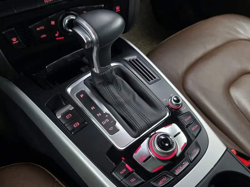 Audi A4 2.0 TDI, снимка 9 - Автомобили и джипове - 54143392