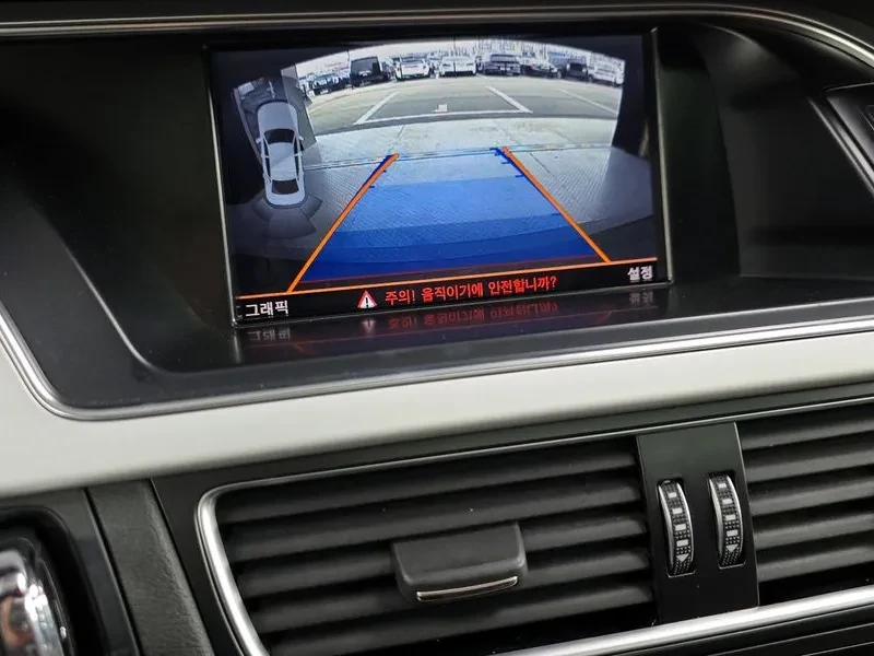 Audi A4 2.0 TDI, снимка 15 - Автомобили и джипове - 54143392