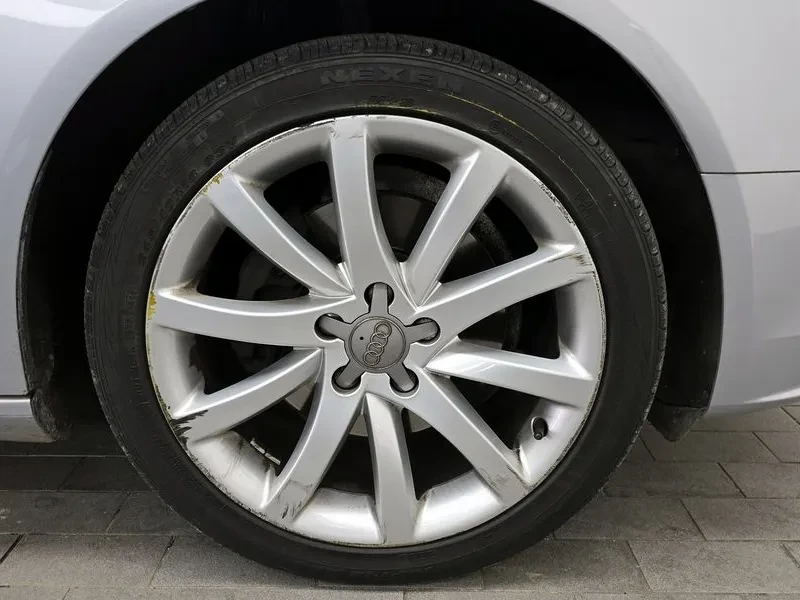 Audi A4 2.0 TDI, снимка 5 - Автомобили и джипове - 54143392