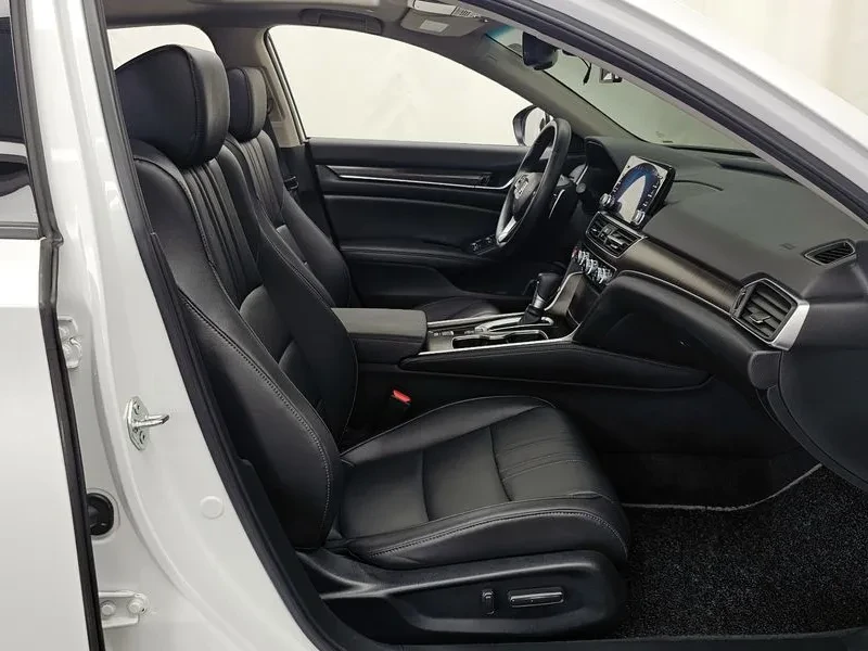 Honda Accord 10Th Generation 1.5 Turbo, снимка 11 - Автомобили и джипове - 55951512