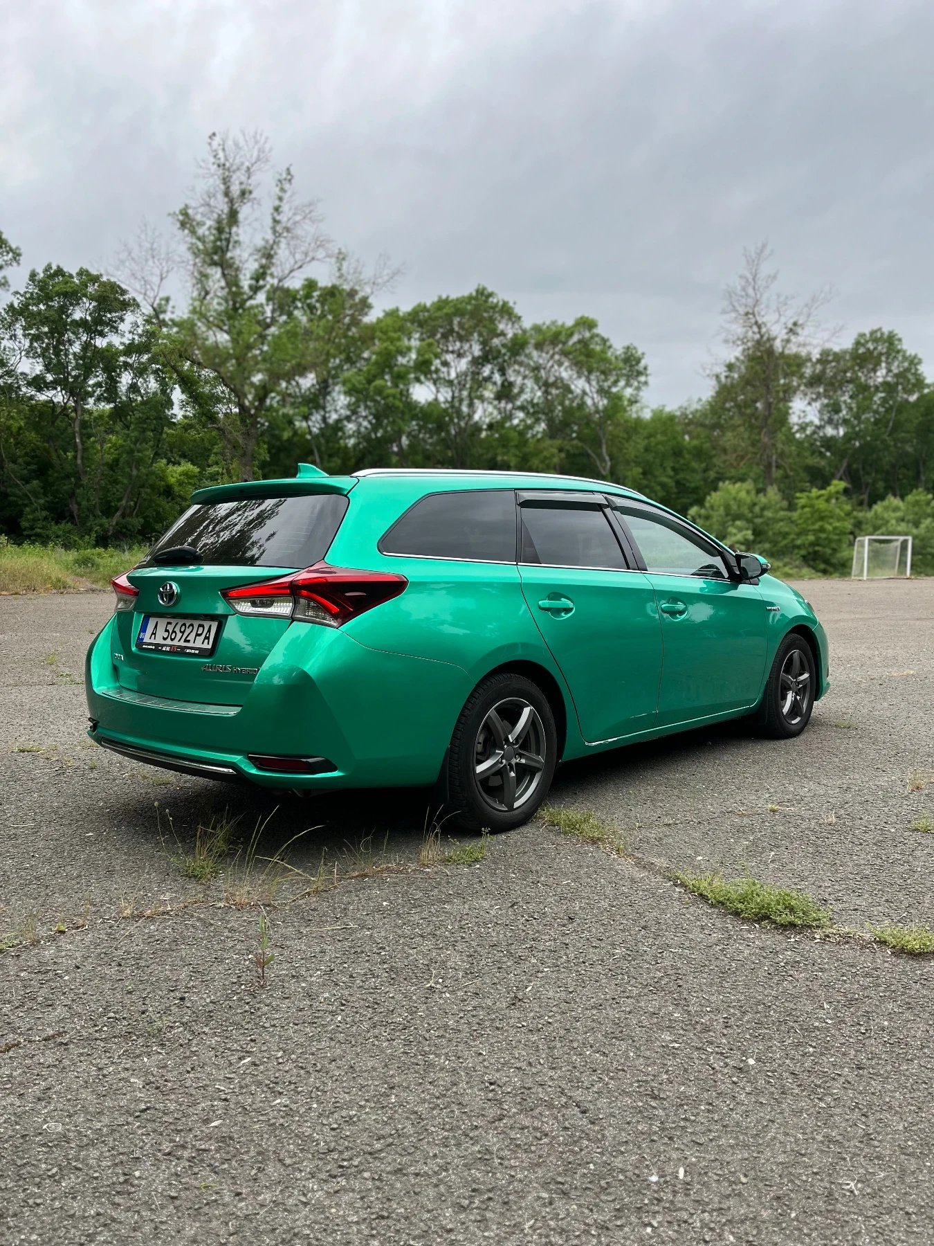 Toyota Auris TOURING SPORTS 1.8 HYBRID - изображение 3
