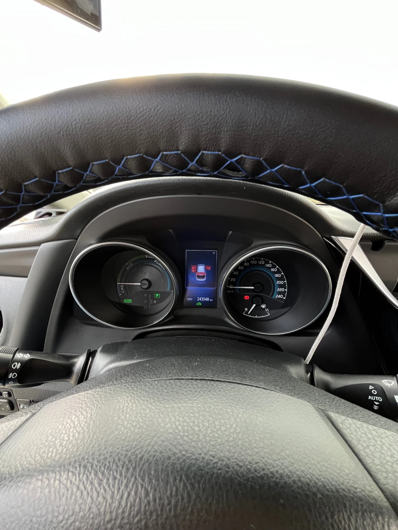 Toyota Auris TOURING SPORTS 1.8 HYBRID - изображение 5