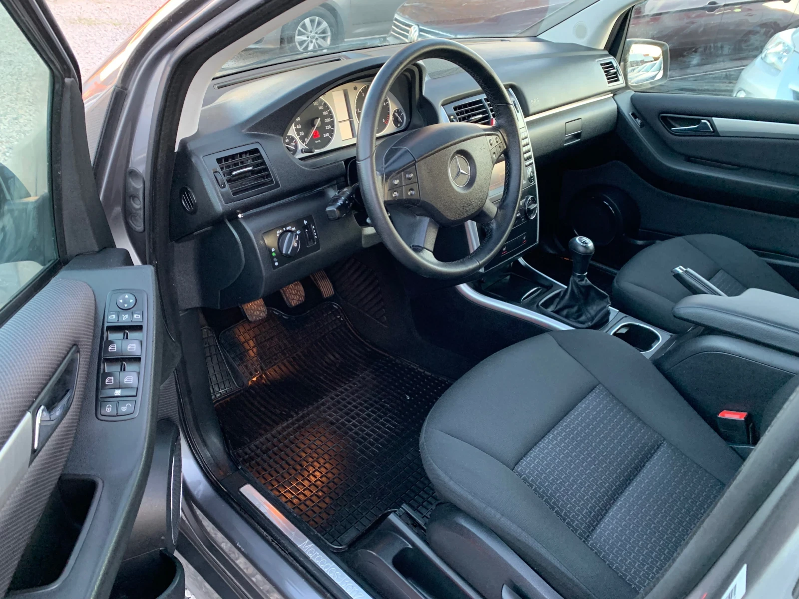 Mercedes-Benz B 180 2.0 CDI - изображение 8