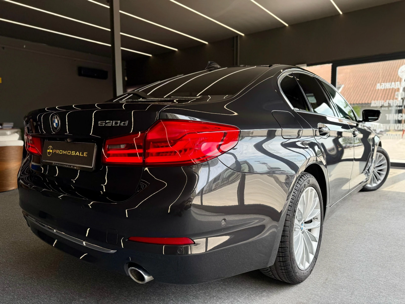 BMW 530 Xdrive* Лизинг* Обдухване* Keyless* Luxury* 360 ка - изображение 5