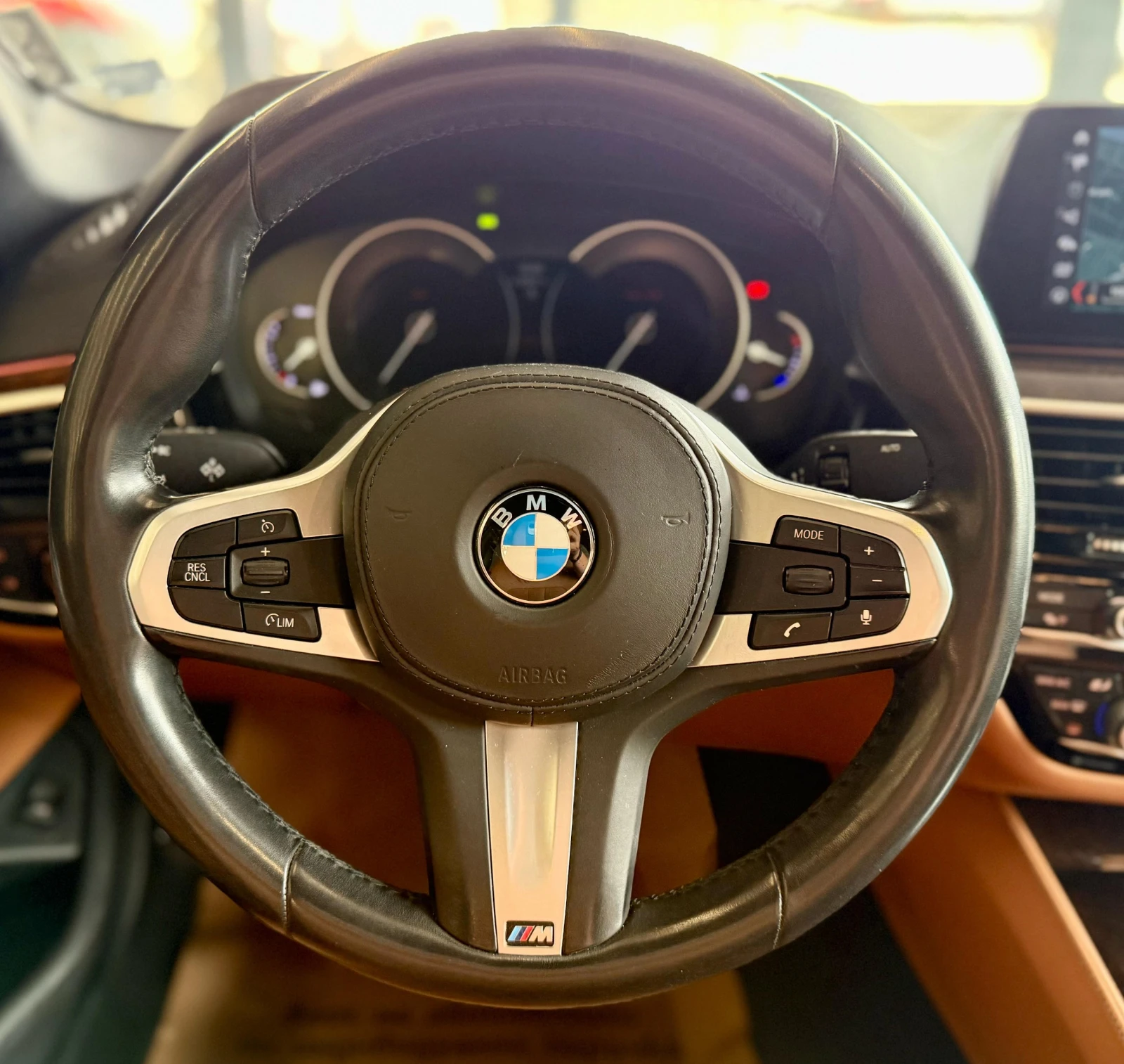 BMW 530 Xdrive* Лизинг* Обдухване* Keyless* Luxury* 360 ка - изображение 9