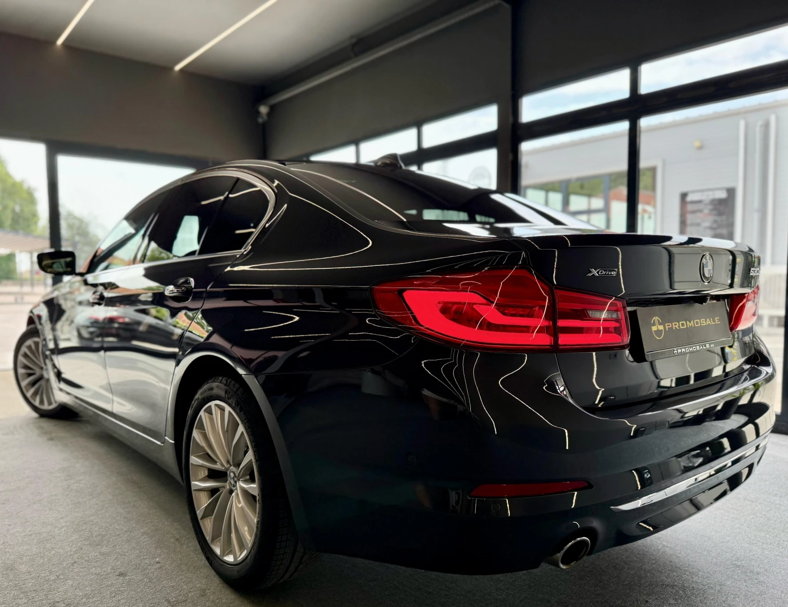 BMW 530 Xdrive* Лизинг* Обдухване* Keyless* Luxury* 360 ка - изображение 4