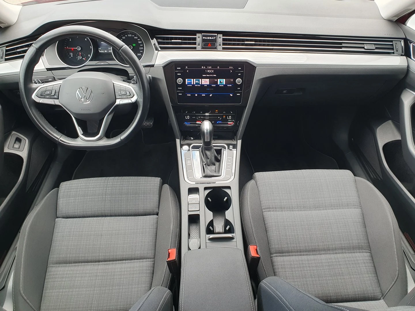 VW Passat Business 2.0 TDI SCR DSG - изображение 5