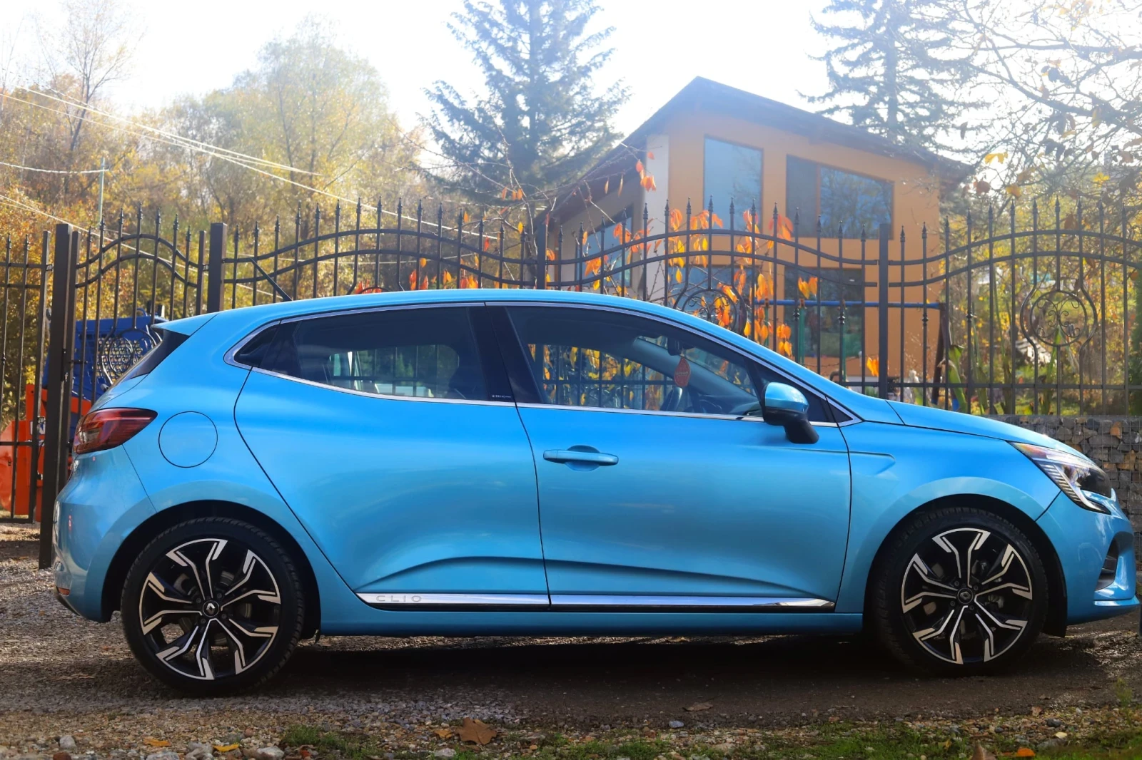 Renault Clio 1.6 hibrid  - изображение 2