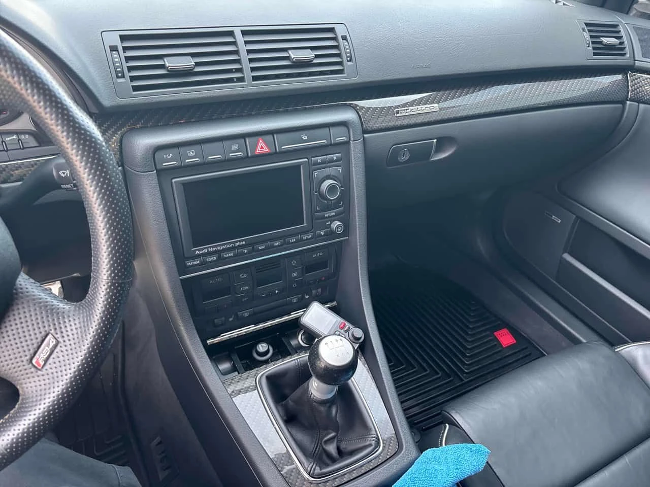 Audi Rs4 QUATTRO * ЛИЦЕНЗИРАН ПРОДАВАЧ* , снимка 9 - Автомобили и джипове - 53977067