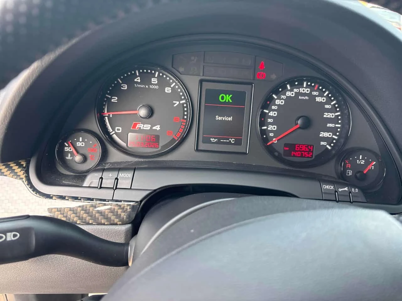 Audi Rs4 QUATTRO * ЛИЦЕНЗИРАН ПРОДАВАЧ* , снимка 13 - Автомобили и джипове - 53977067