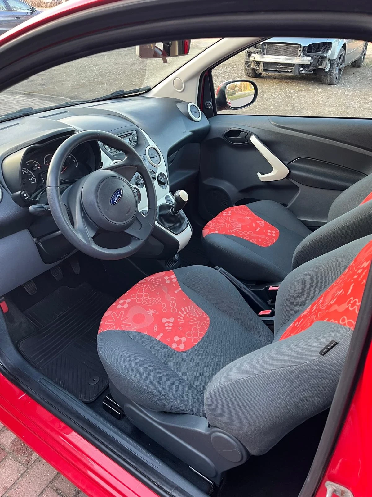 Ford Ka, снимка 6 - Автомобили и джипове - 54626859