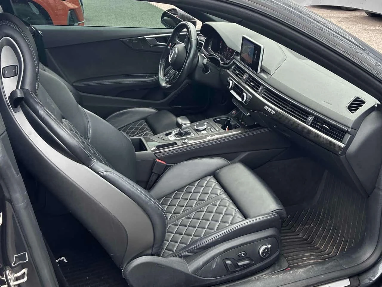 Audi S5 * Technik * ОТ ПРЕДСТАВИТЕЛСТВО* КАРБОН * B&O* 360, снимка 13 - Автомобили и джипове - 54222327