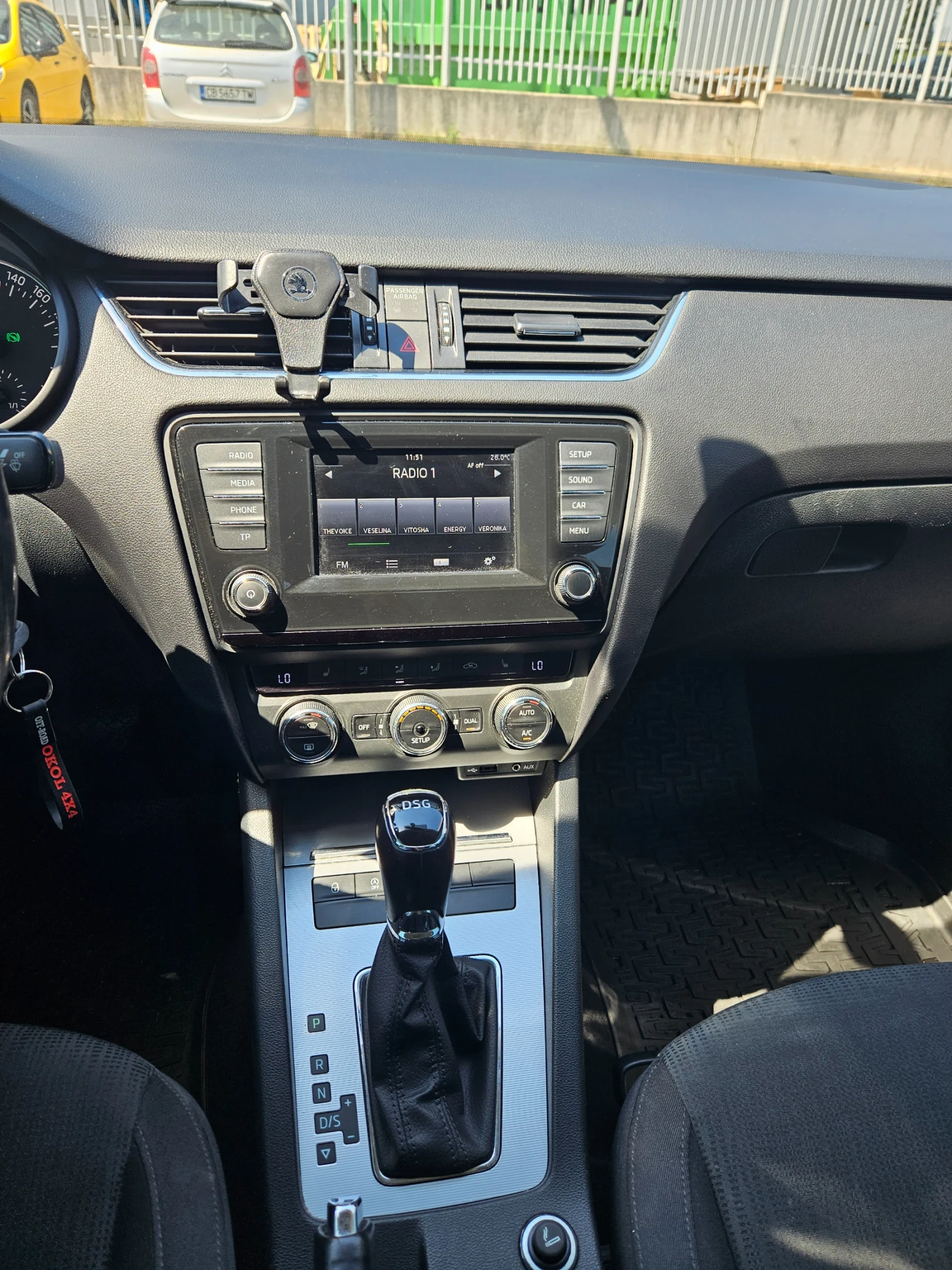 Skoda Octavia 1.6 , снимка 9 - Автомобили и джипове - 54421592