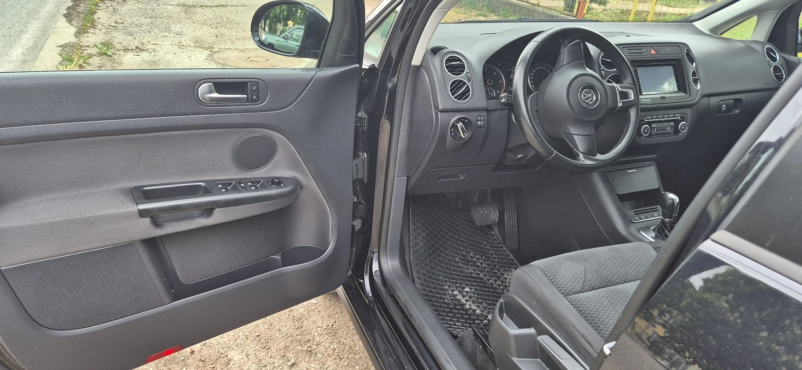 VW Golf Plus 1, 6TDI 105кс. Automat, снимка 6 - Автомобили и джипове - 54481749