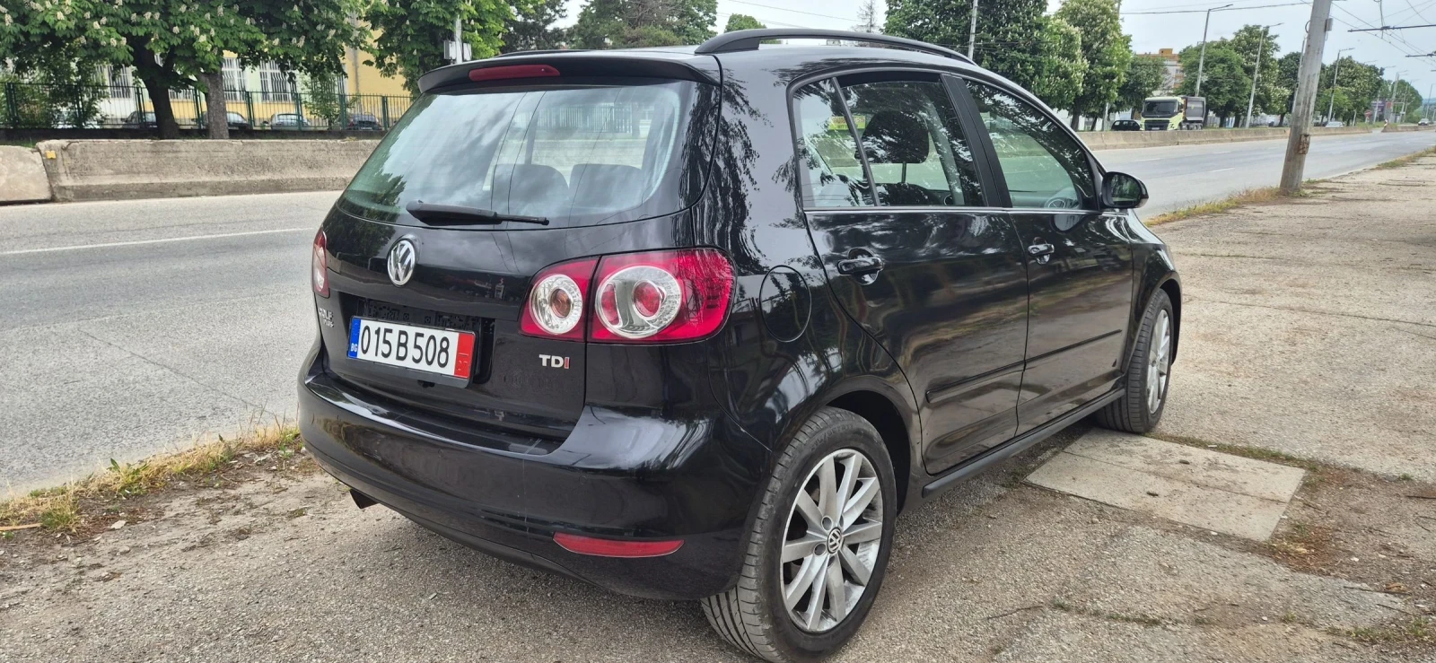 VW Golf Plus 1, 6TDI 105кс. Automat, снимка 4 - Автомобили и джипове - 54481749