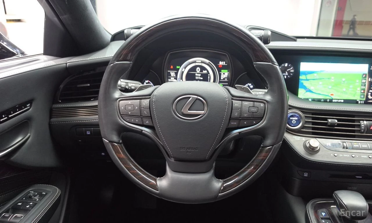 Lexus LS 500 HYBRID* AWD* LUXURY* ПОДГРЕВ* ОБДУХВАНЕ* LANE* ASS, снимка 8 - Автомобили и джипове - 54580776