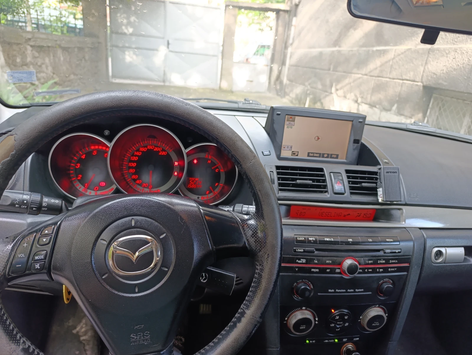 Mazda 3 1.6 facelift, снимка 15 - Автомобили и джипове - 54800408