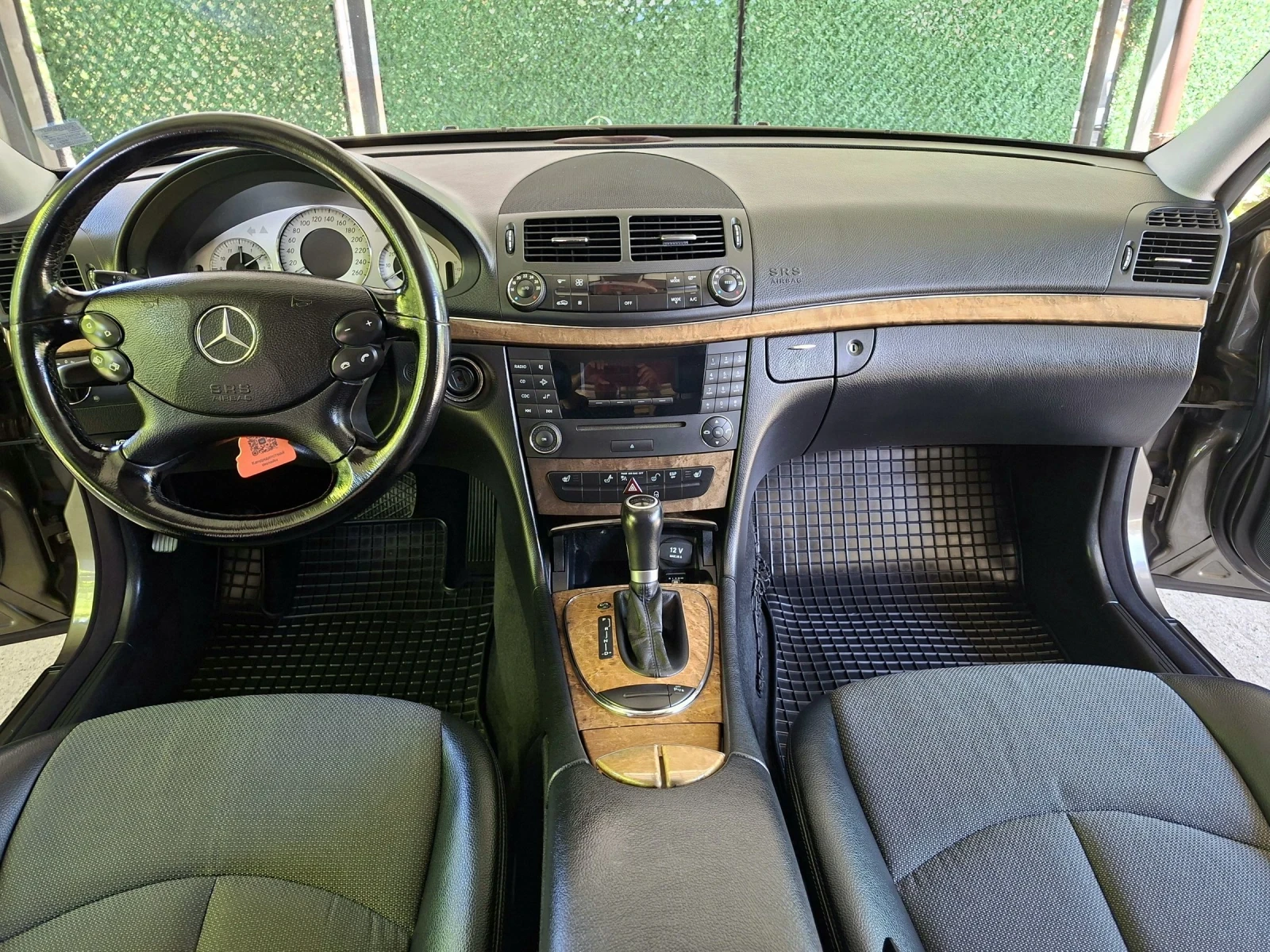 Mercedes-Benz E 200 Avantgart Feis2.0i Газ бензин , снимка 12 - Автомобили и джипове - 54929556