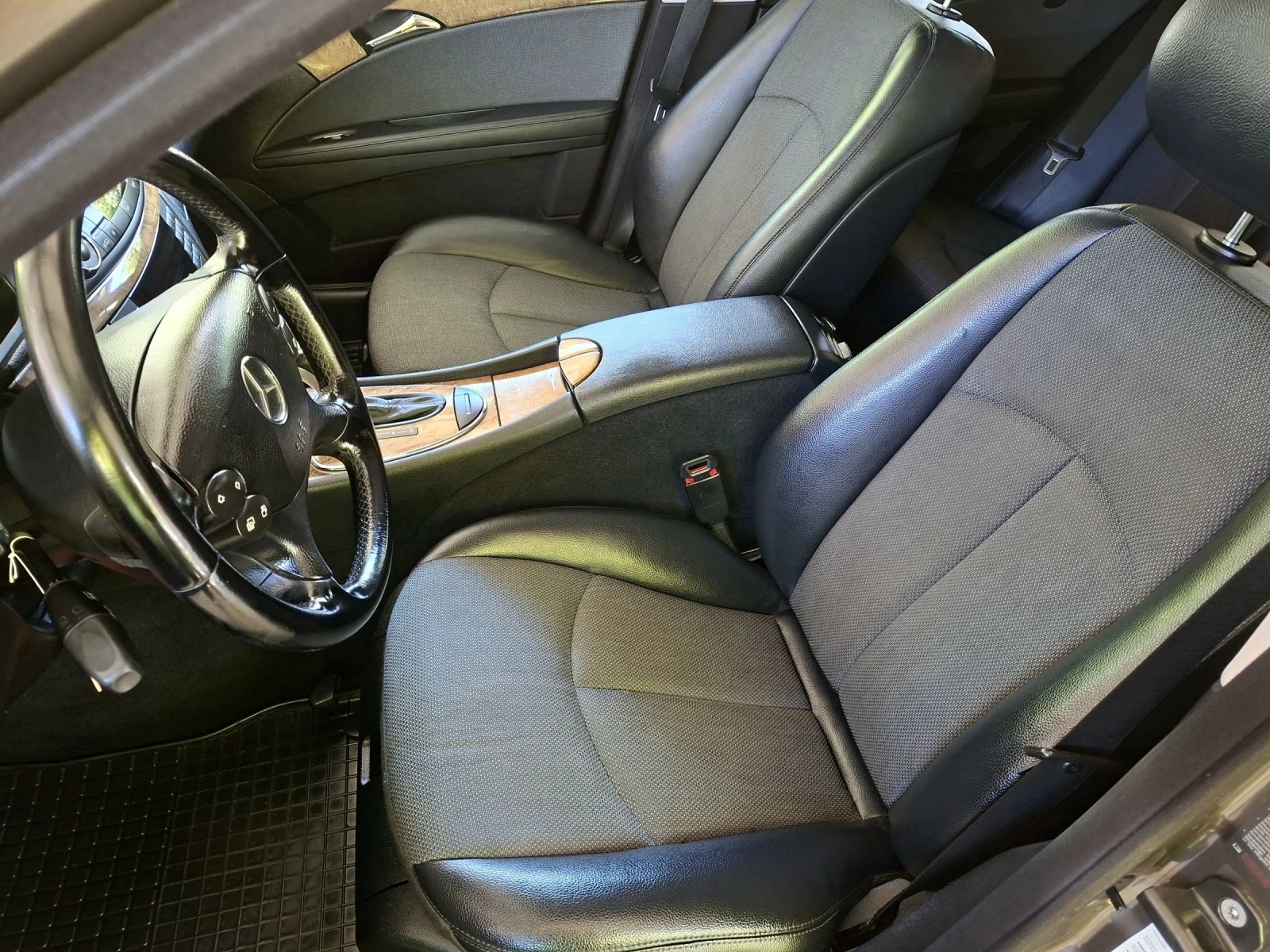 Mercedes-Benz E 200 Avantgart Feis2.0i Газ бензин , снимка 10 - Автомобили и джипове - 54929556