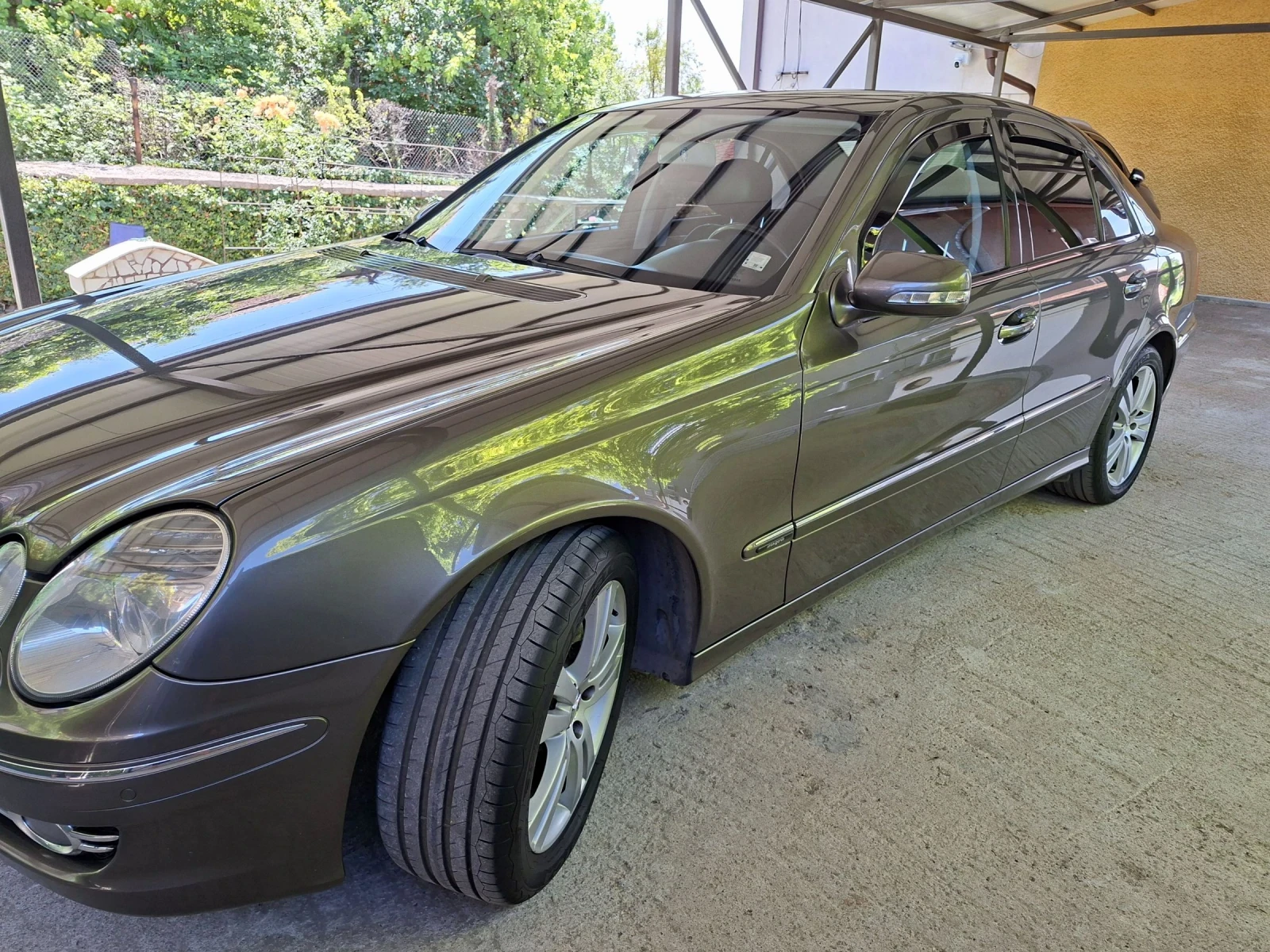 Mercedes-Benz E 200 Avantgart Feis2.0i Газ бензин , снимка 2 - Автомобили и джипове - 54929556