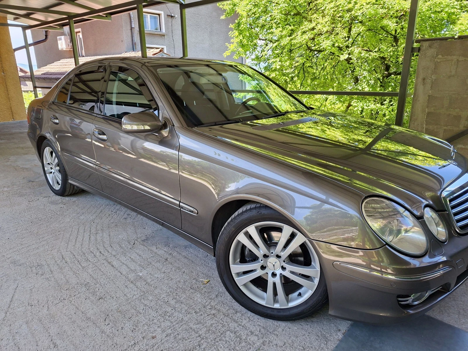 Mercedes-Benz E 200 Avantgart Feis2.0i Газ бензин , снимка 7 - Автомобили и джипове - 54929556
