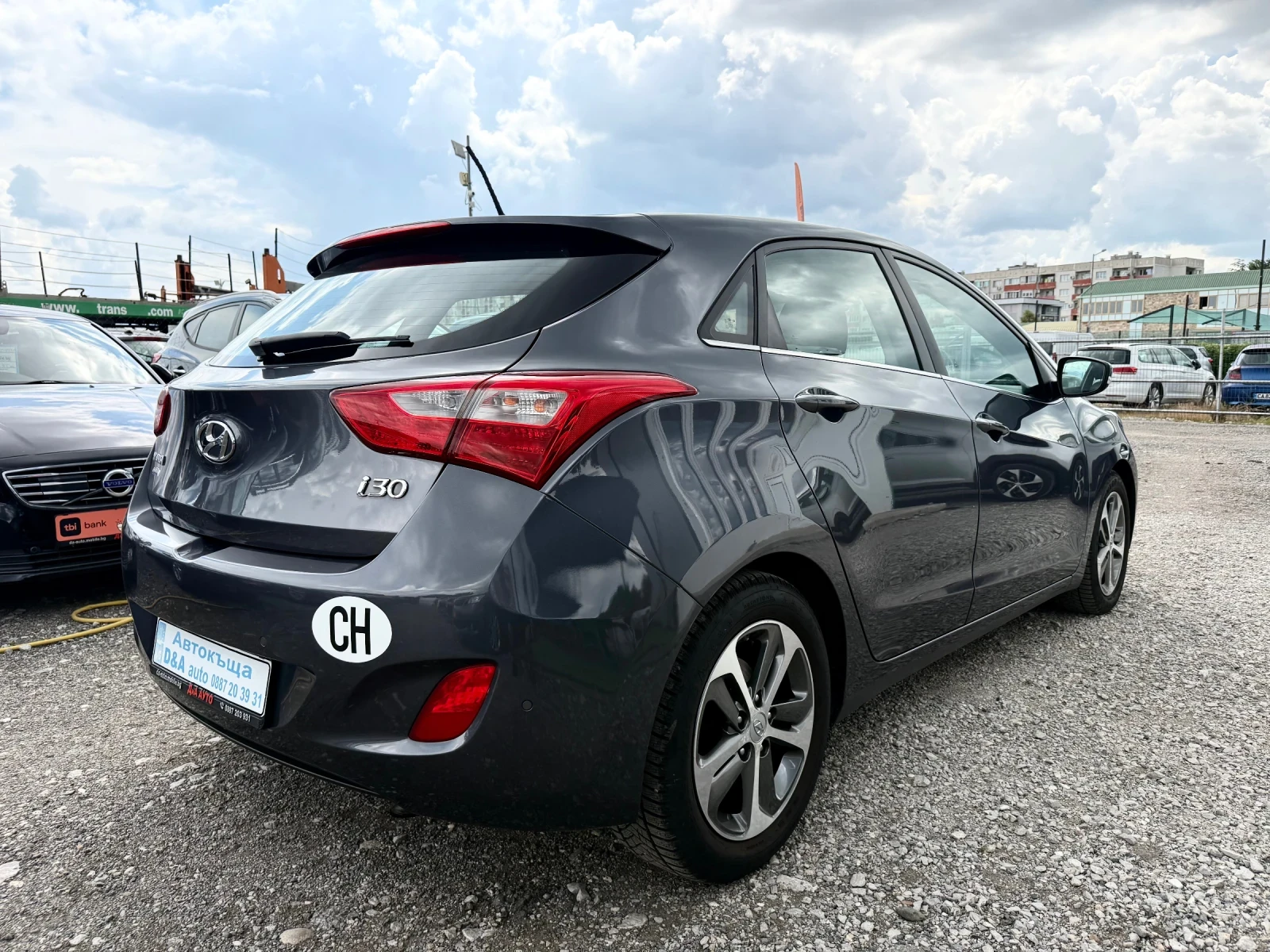 Hyundai I30 1.6i Фейслифт Швейцария, снимка 9 - Автомобили и джипове - 55051888