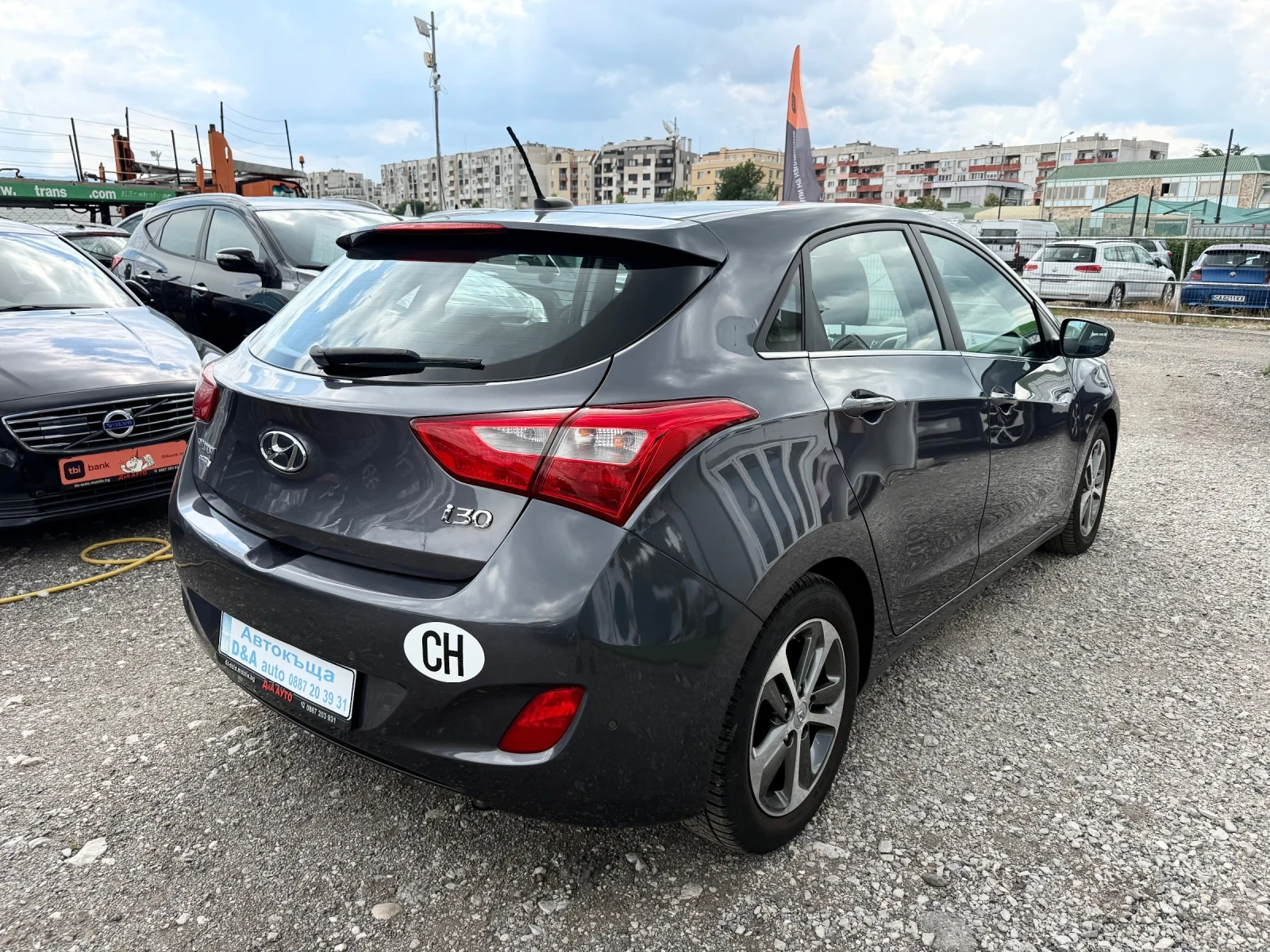 Hyundai I30 1.6i Фейслифт Швейцария, снимка 6 - Автомобили и джипове - 55051888