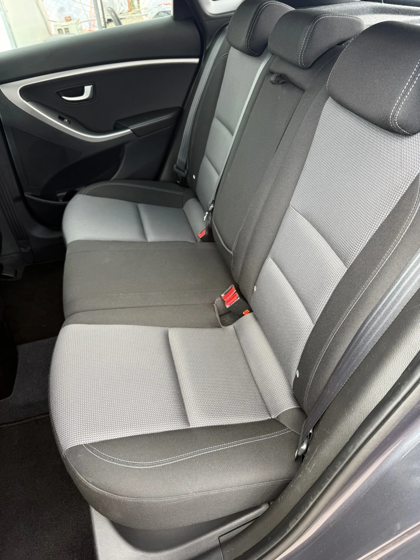 Hyundai I30 1.6i Фейслифт Швейцария, снимка 12 - Автомобили и джипове - 55051888