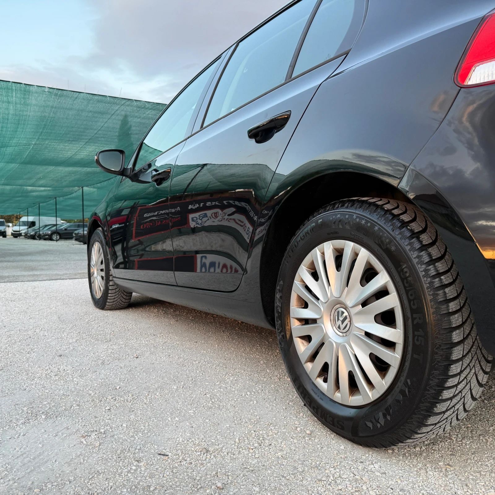 VW Golf VI 1.6 TDI BMT Trendline, снимка 8 - Автомобили и джипове - 55376145