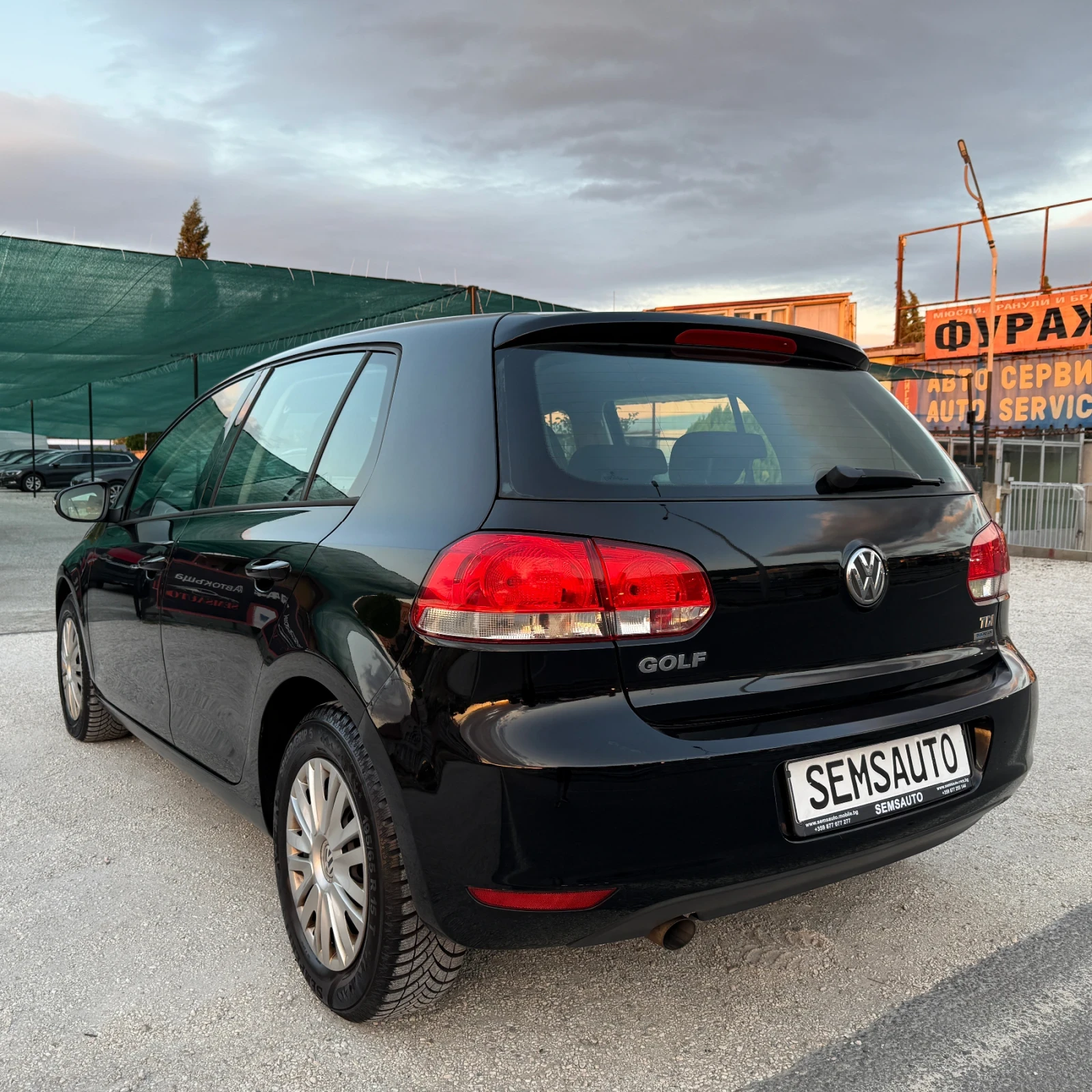 VW Golf VI 1.6 TDI BMT Trendline, снимка 6 - Автомобили и джипове - 55376145