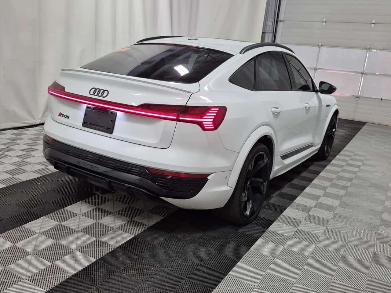 Audi SQ8 * E-TRON * HUD* 2 �����* CARFAX *  | Mobile.bg � ����������� 3