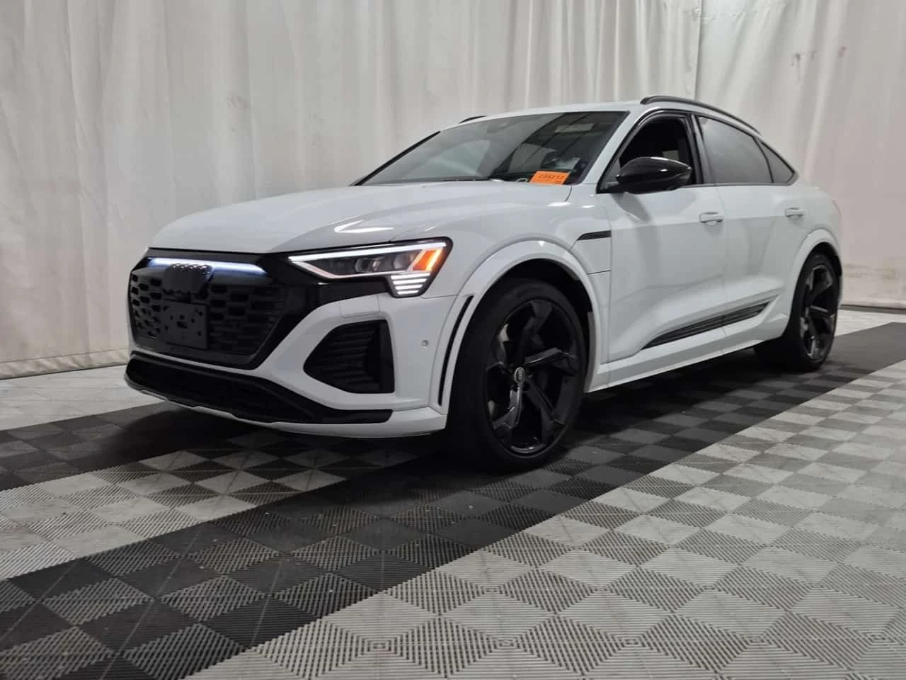 Audi SQ8 * E-TRON * HUD* 2 �����* CARFAX *  | Mobile.bg � ����������� 1