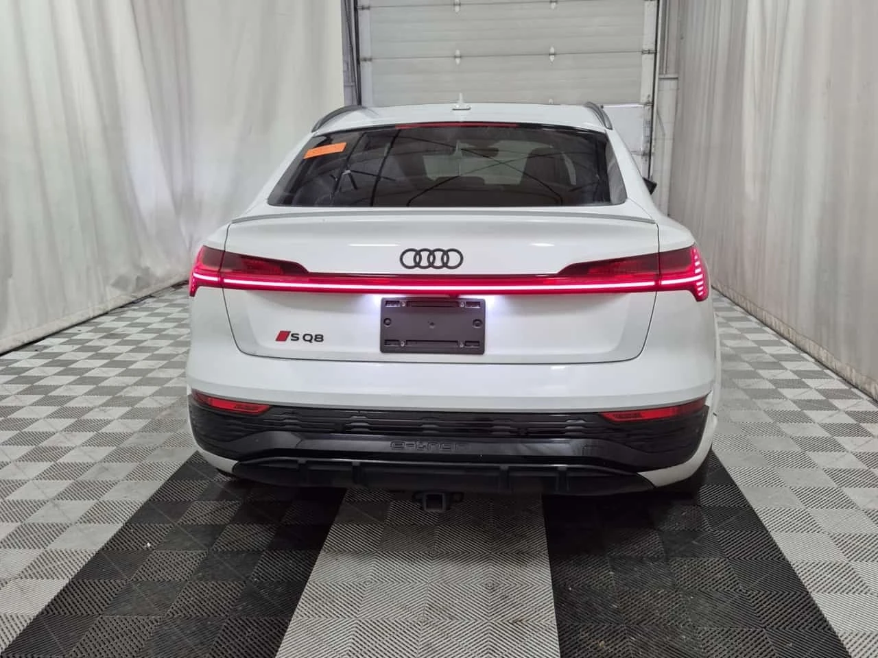 Audi SQ8 * E-TRON * HUD* 2 �����* CARFAX *  | Mobile.bg � ����������� 17