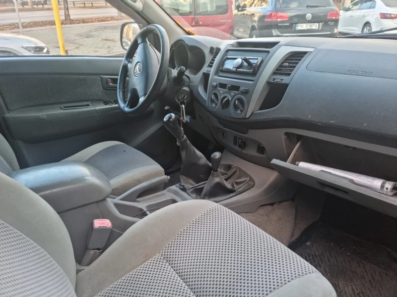 Toyota Hilux 2.5TD 140 OFFROAD, снимка 6 - Автомобили и джипове - 47939400