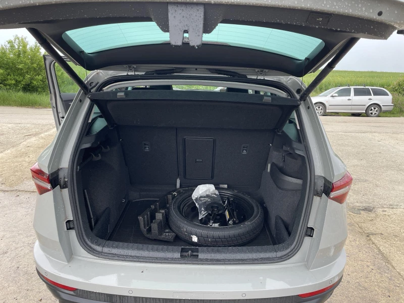 Skoda Karoq 1.5 TSI, снимка 9 - Автомобили и джипове - 50466186