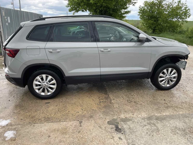 Skoda Karoq 1.5 TSI, снимка 3 - Автомобили и джипове - 50466186