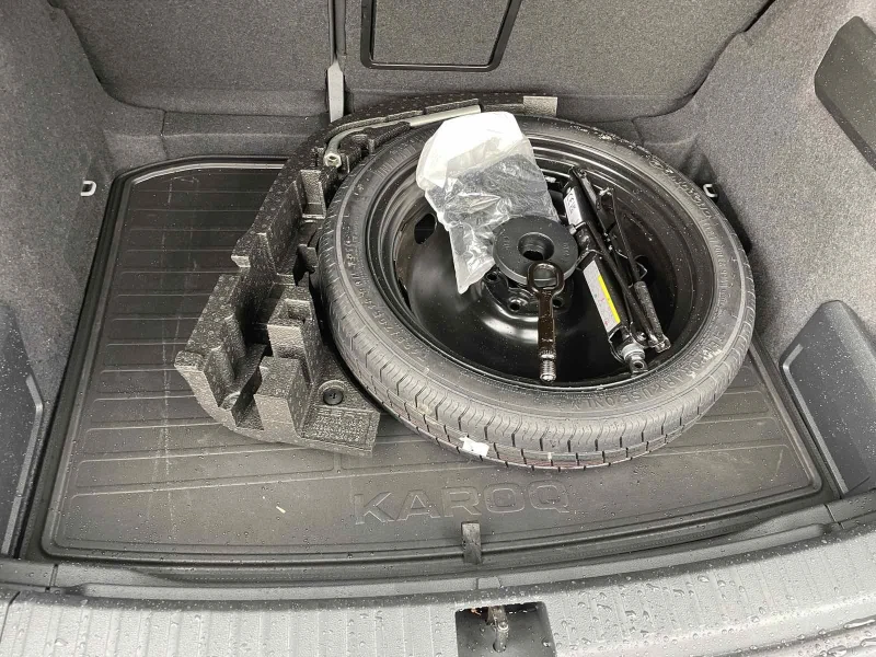 Skoda Karoq 1.5 TSI, снимка 10 - Автомобили и джипове - 50466186