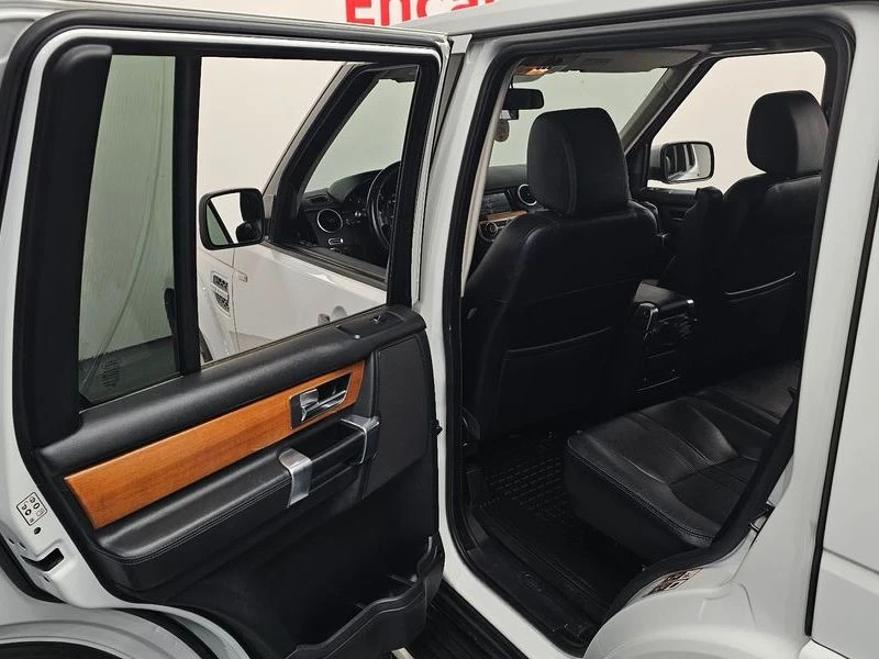 Land Rover Discovery 3.0 Automatic, снимка 12 - Автомобили и джипове - 55847786