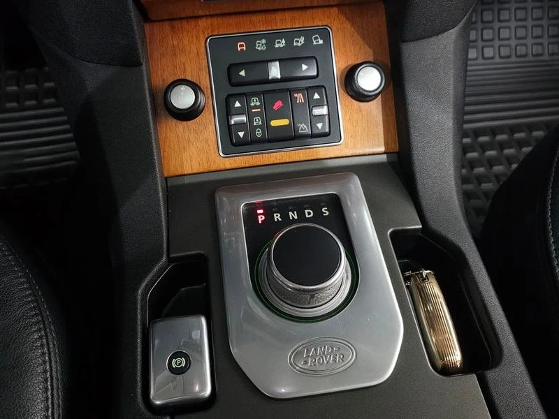 Land Rover Discovery 3.0 Automatic, снимка 9 - Автомобили и джипове - 55847786