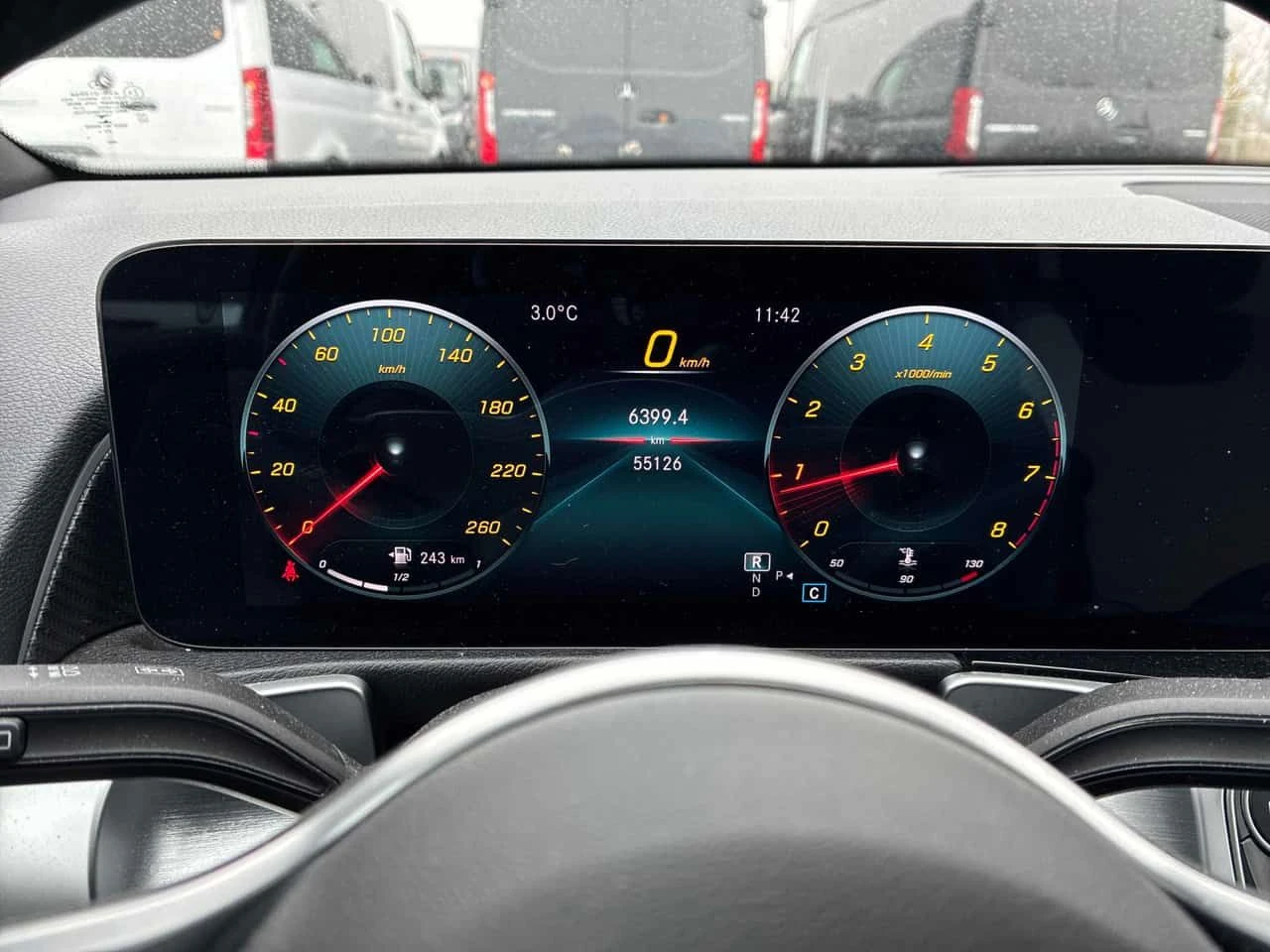 Mercedes-Benz GLB 250/ПАНОРАМА/ДИСТРОНИК/BURMESTER/360 CAM, снимка 8 - Автомобили и джипове - 54132761