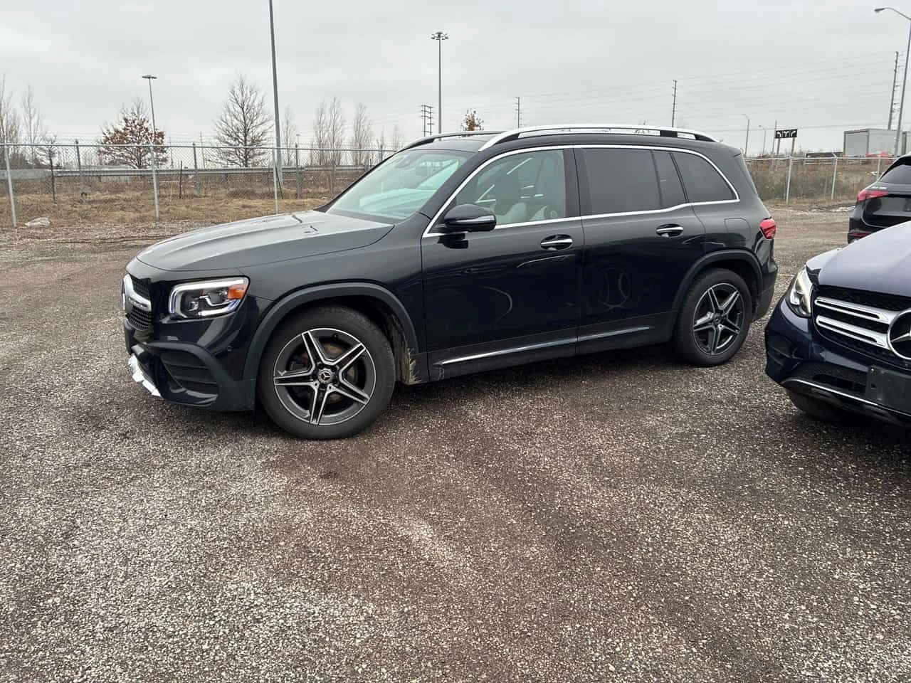 Mercedes-Benz GLB 250/ПАНОРАМА/ДИСТРОНИК/BURMESTER/360 CAM, снимка 3 - Автомобили и джипове - 54132761