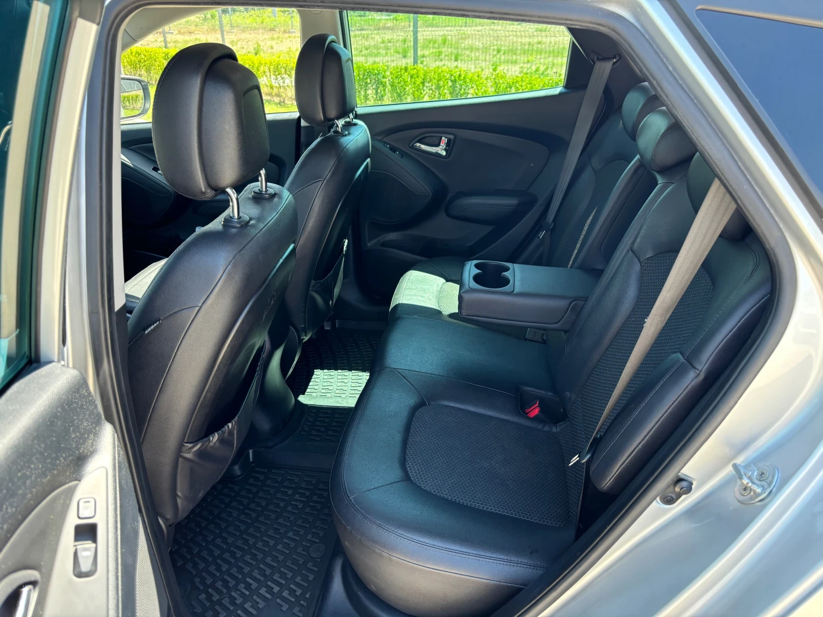 Hyundai IX35 1.7CRDI/КАМЕРА/КОЖА, снимка 14 - Автомобили и джипове - 54856323