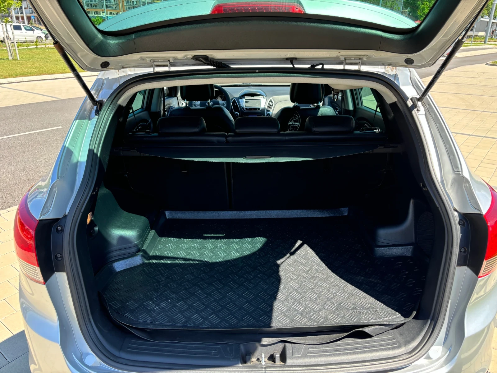 Hyundai IX35 1.7CRDI/КАМЕРА/КОЖА, снимка 15 - Автомобили и джипове - 54856323