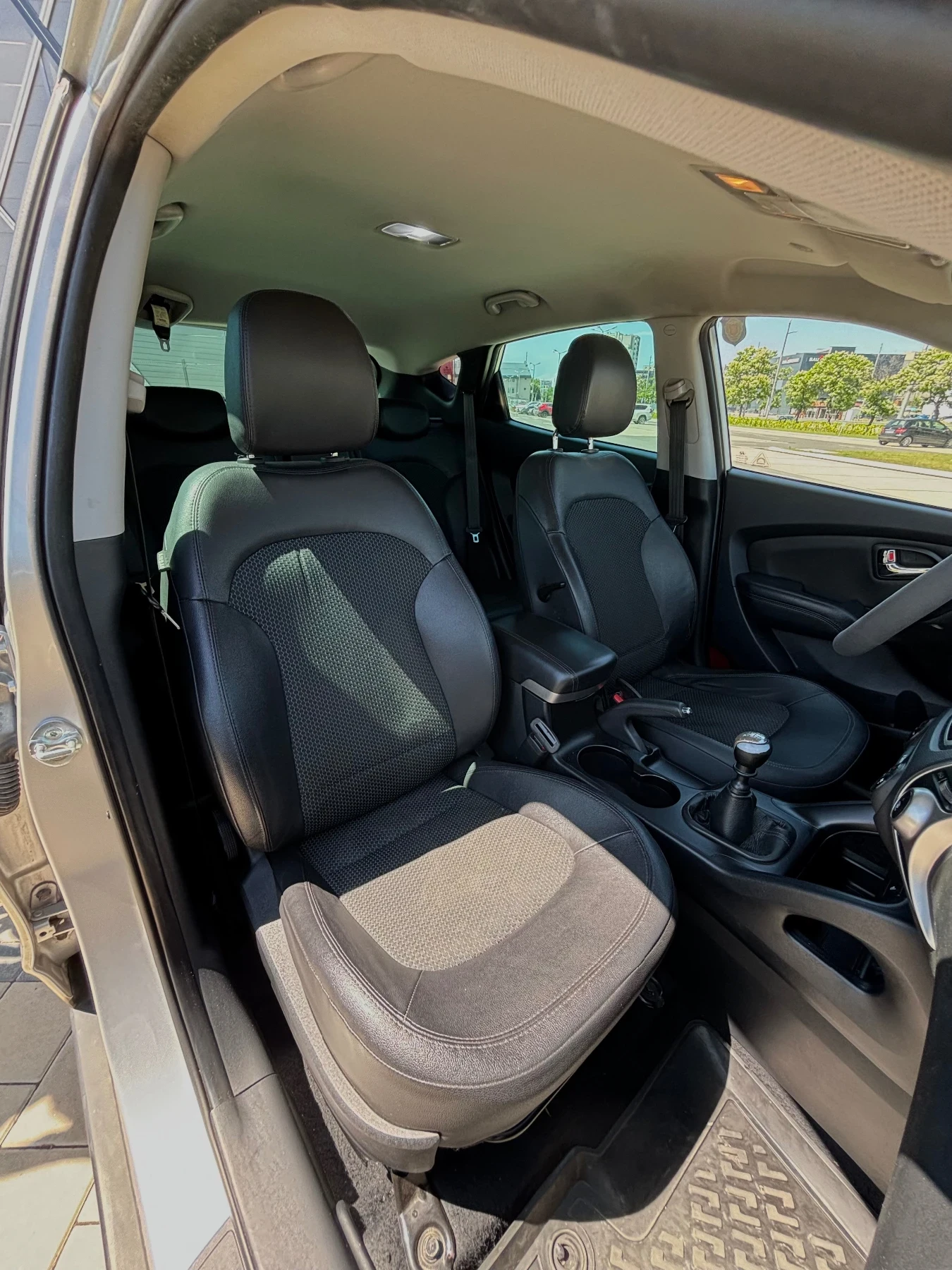 Hyundai IX35 1.7CRDI/КАМЕРА/КОЖА, снимка 10 - Автомобили и джипове - 54856323
