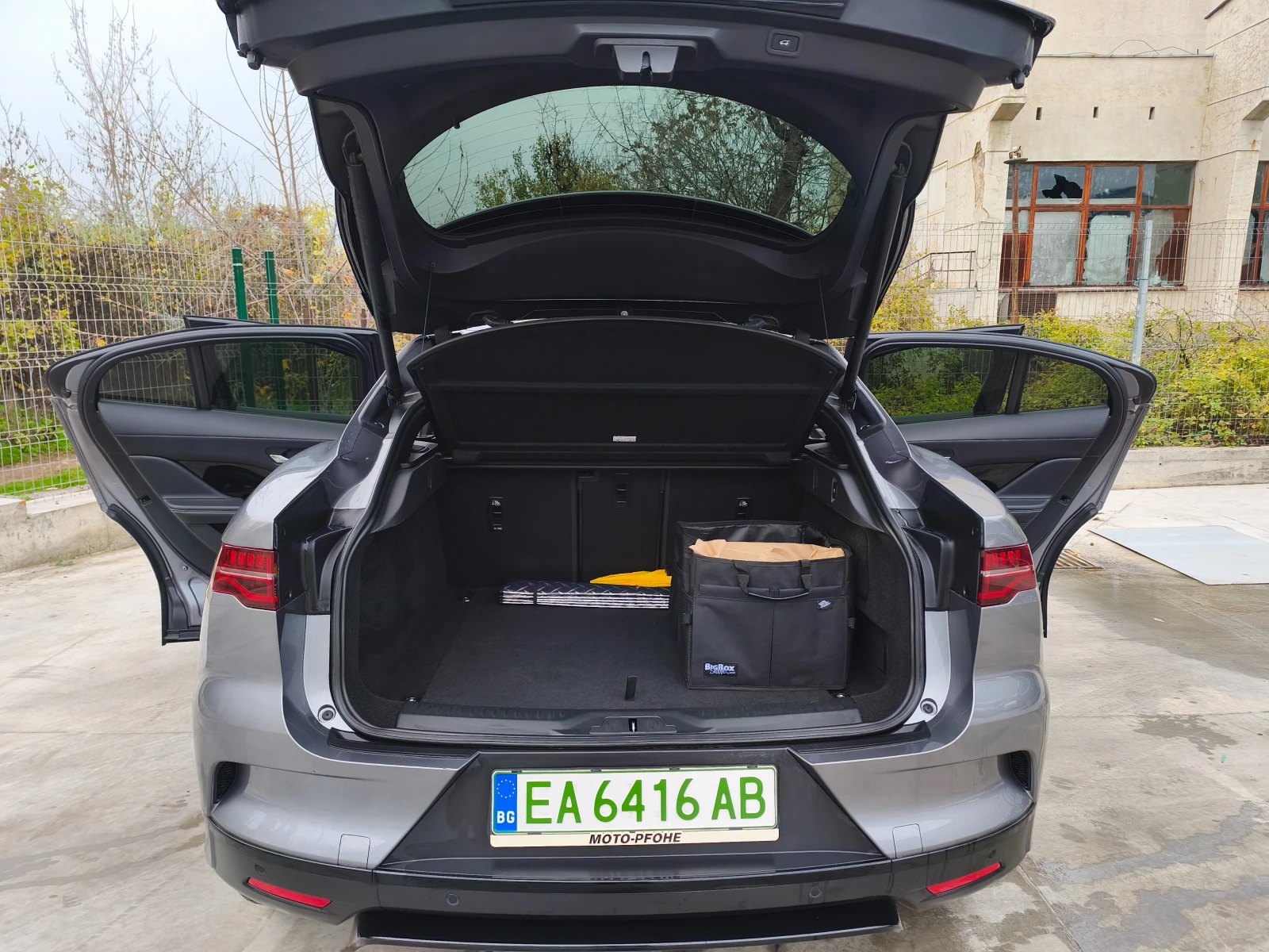 Jaguar I-Pace 90 kWh ВЪЗМОЖЕН ЛИЗИНГ, снимка 14 - Автомобили и джипове - 56013119