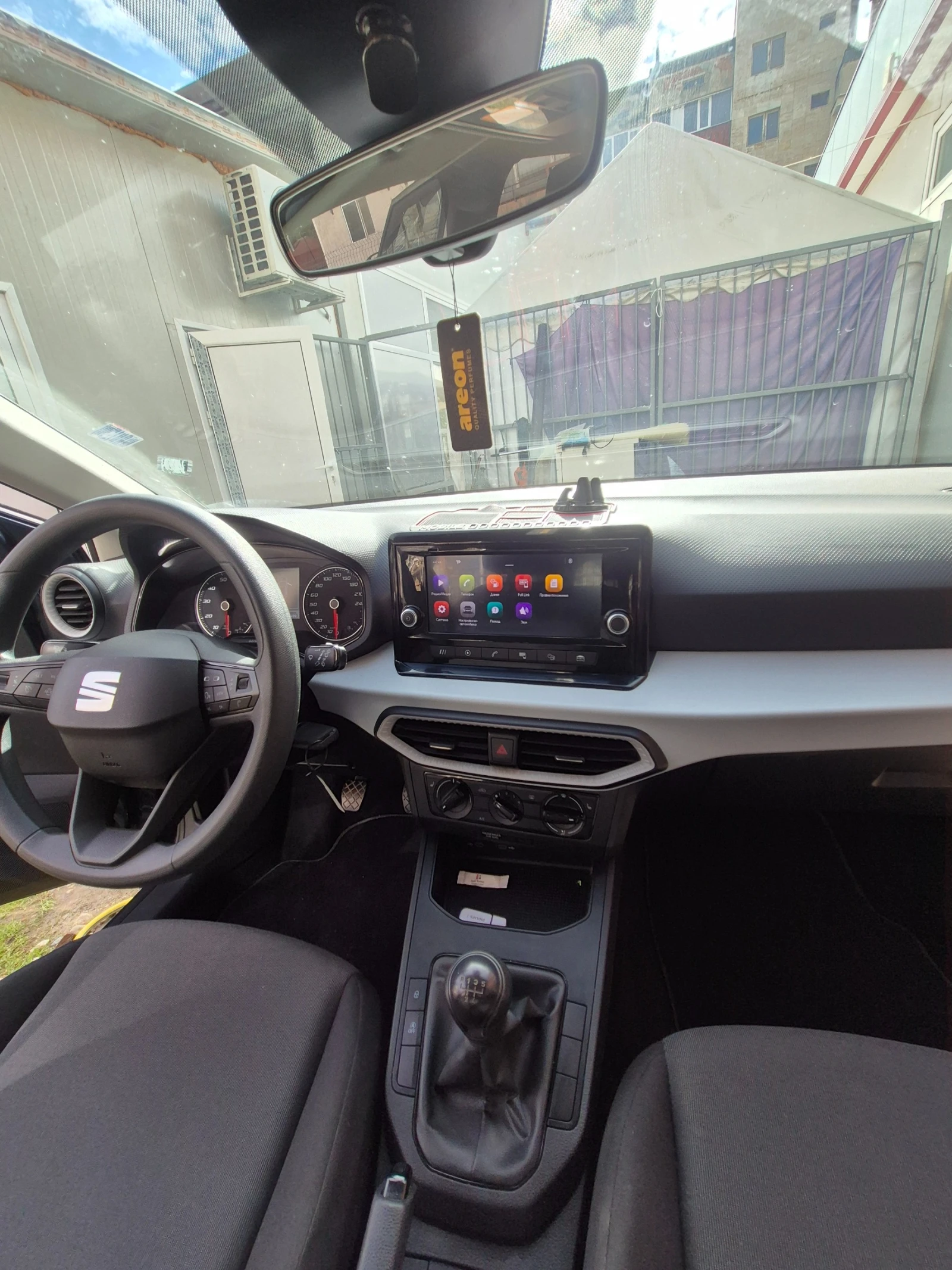 Seat Arona, снимка 9 - Автомобили и джипове - 55678513