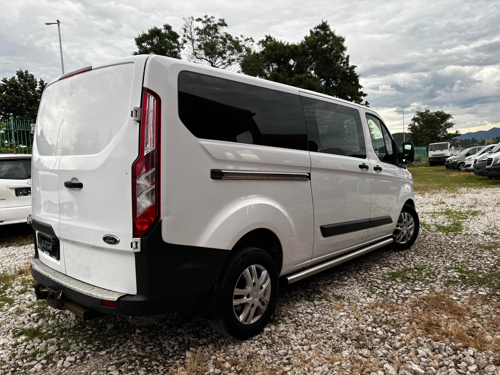 Ford Transit Custom 6 места 2.2 ВЕРИГА МОТОР, снимка 4 - Бусове и автобуси - 55212924