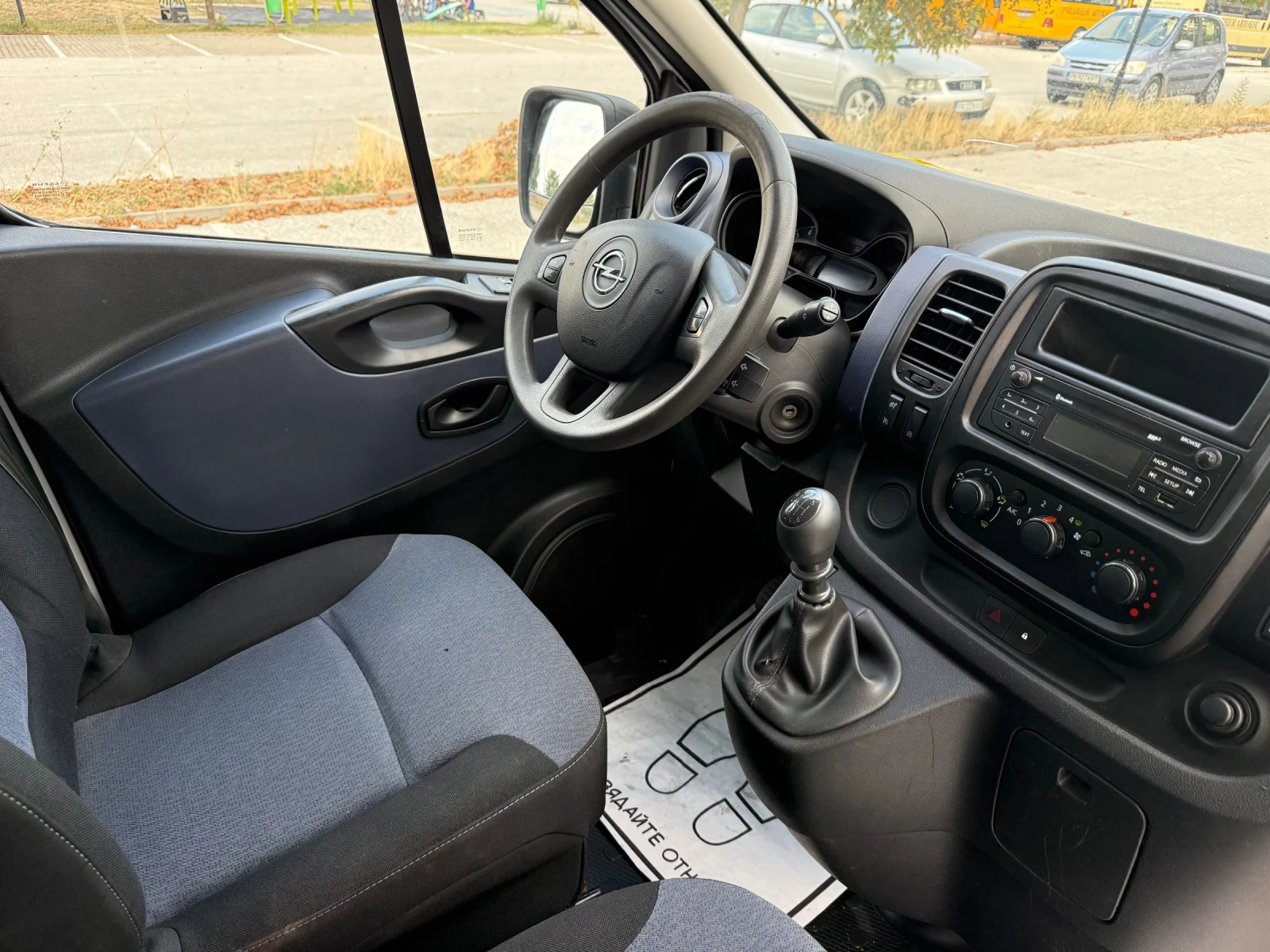 Opel Vivaro 1.6 * РЕАЛЕН ПРОБЕГ * ЛИЗИНГ/БАРТЕР, снимка 10 - Бусове и автобуси - 55583427