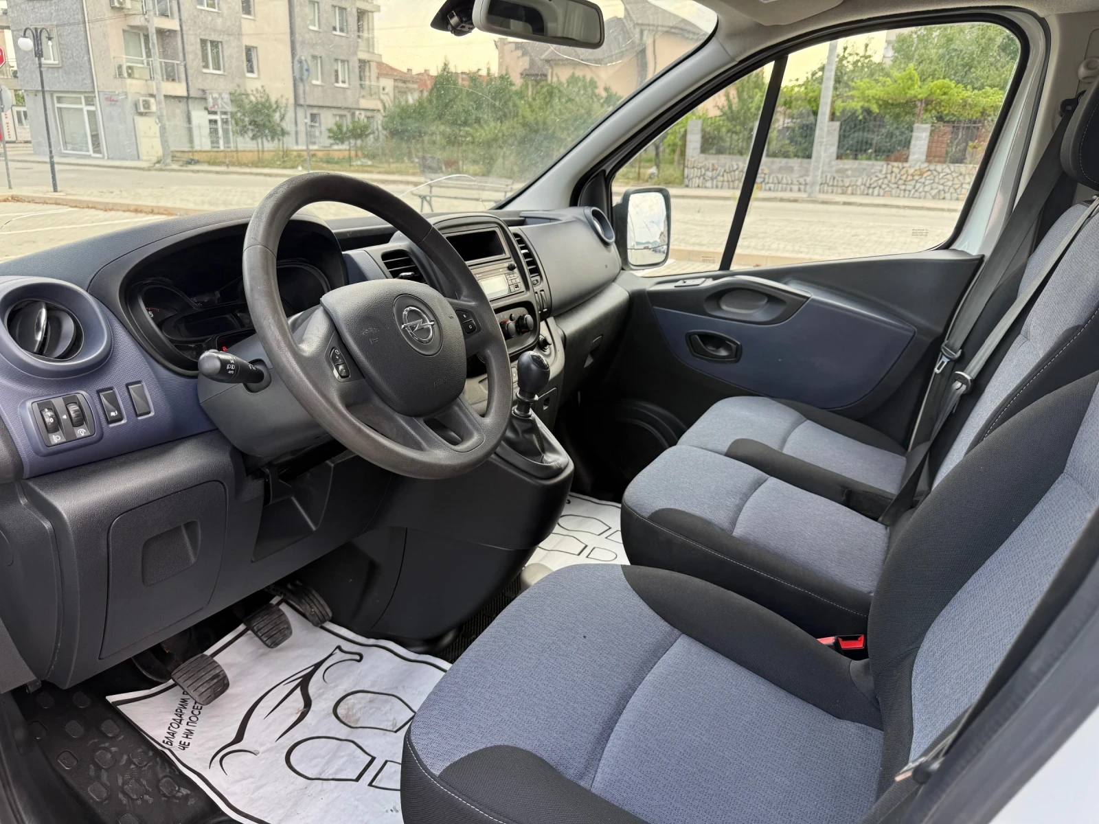 Opel Vivaro 1.6 * РЕАЛЕН ПРОБЕГ * ЛИЗИНГ/БАРТЕР, снимка 14 - Бусове и автобуси - 55583427